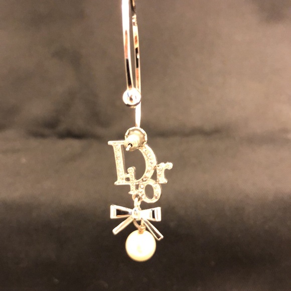 DIOR Earrings - Picture 9 of 9
